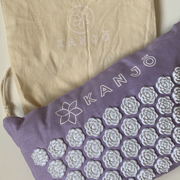 Kanjo Acupressure Pillow BNWOT - Picture 2 of 7